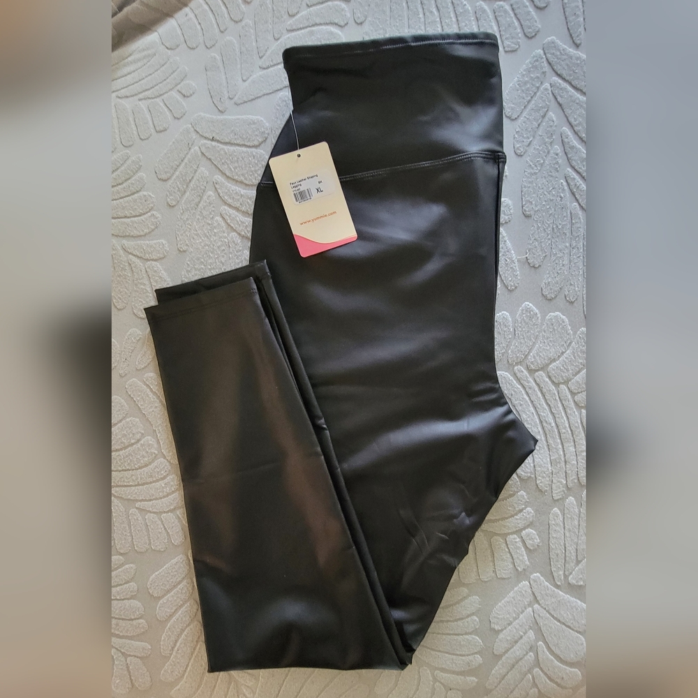YUMMIE FAUX LEATHER SHAPING LEGGING SIZE XL NWT